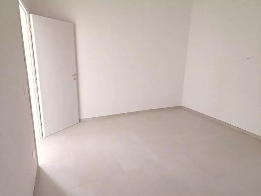 Immagine 13 di Appartamento in vendita  a Livorno