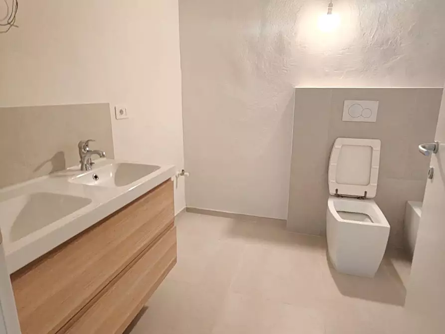 Immagine 4 di Appartamento in vendita  a Livorno