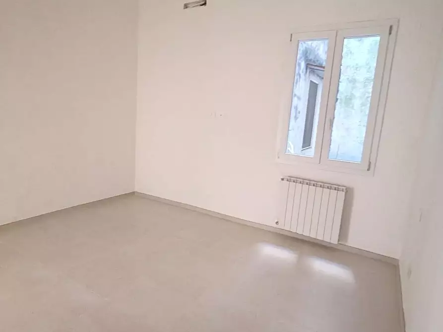 Immagine 8 di Appartamento in vendita  a Livorno