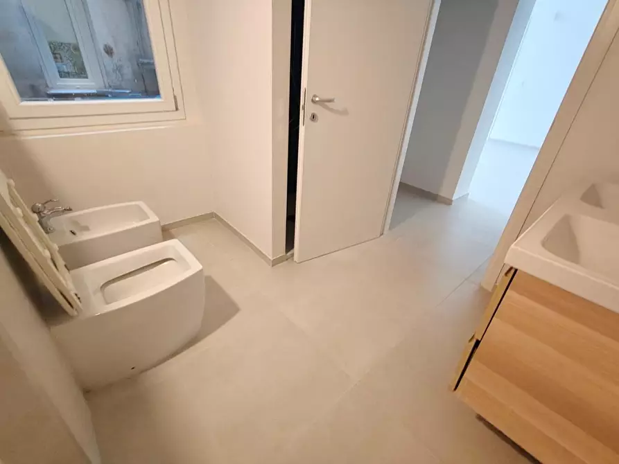 Immagine 6 di Appartamento in vendita  a Livorno