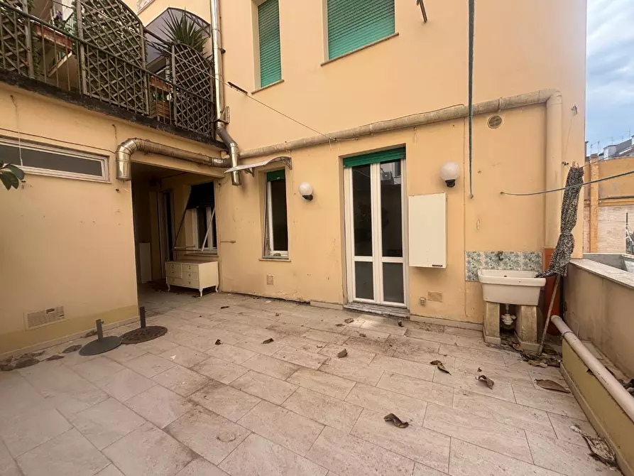 Immagine 12 di Appartamento in vendita  a Livorno