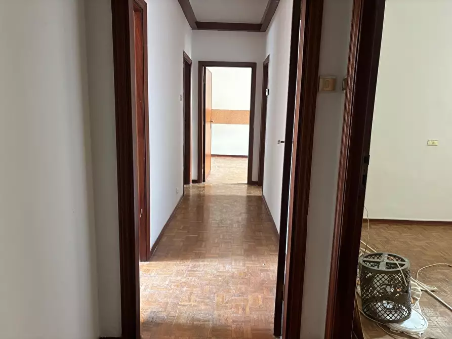 Immagine 7 di Appartamento in vendita  a Livorno