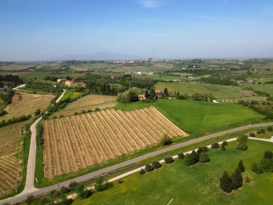 Immagine 49 di Deposito in vendita  a Vinci