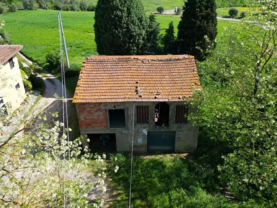 Immagine 10 di Deposito in vendita  a Vinci