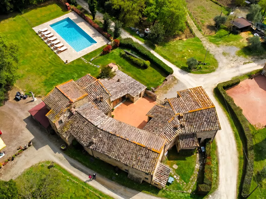Immagine 4 di Casa colonica in vendita  a Colle Di Val D'elsa