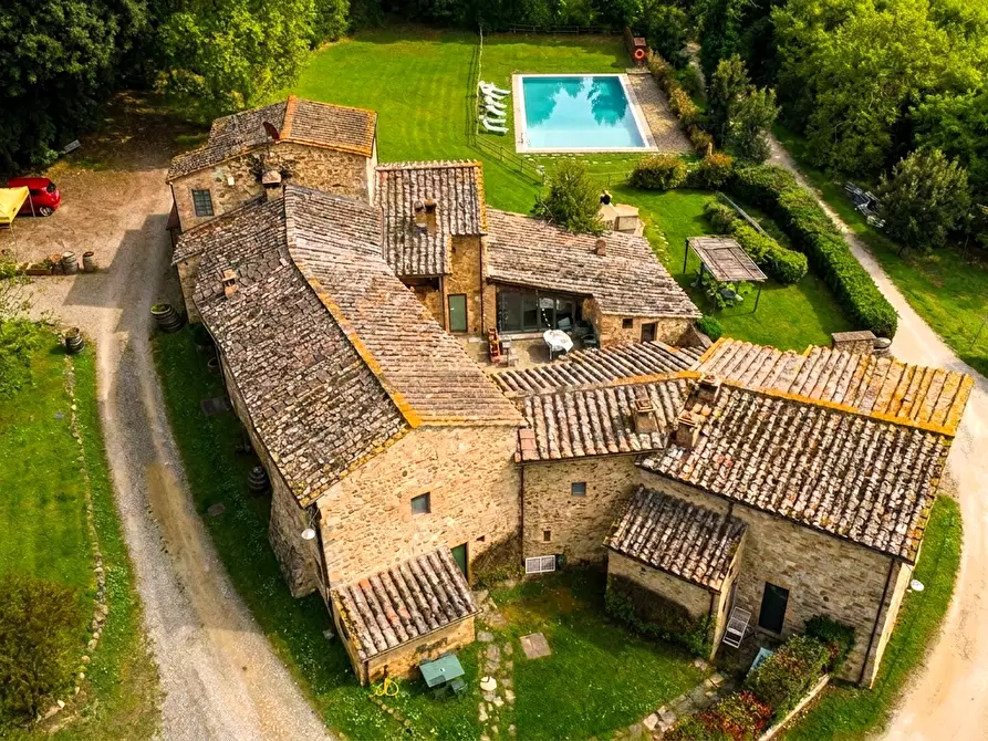 Immagine 1 di Casa colonica in vendita  a Colle Di Val D'elsa