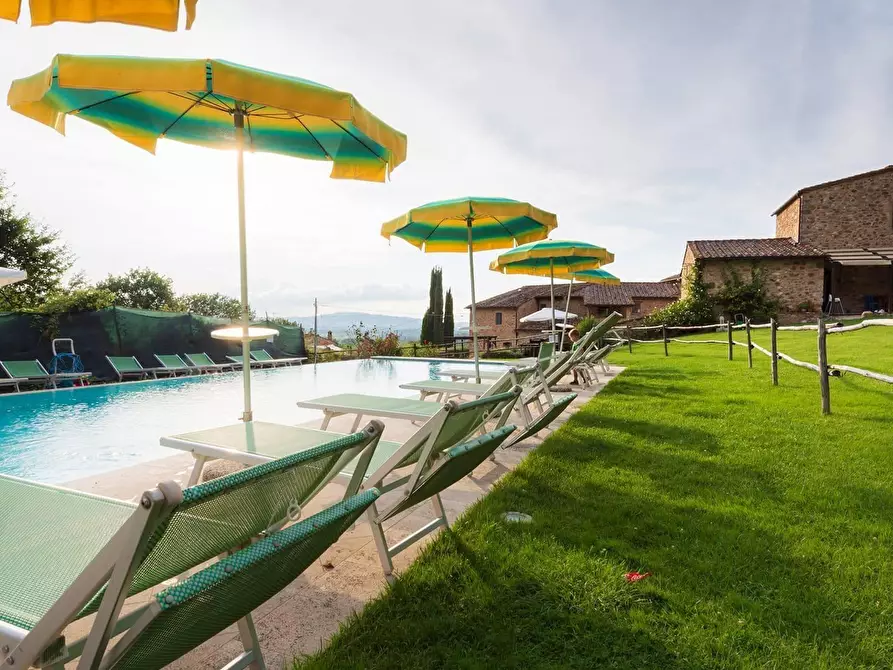Immagine 13 di Casa colonica in vendita  a Colle Di Val D'elsa