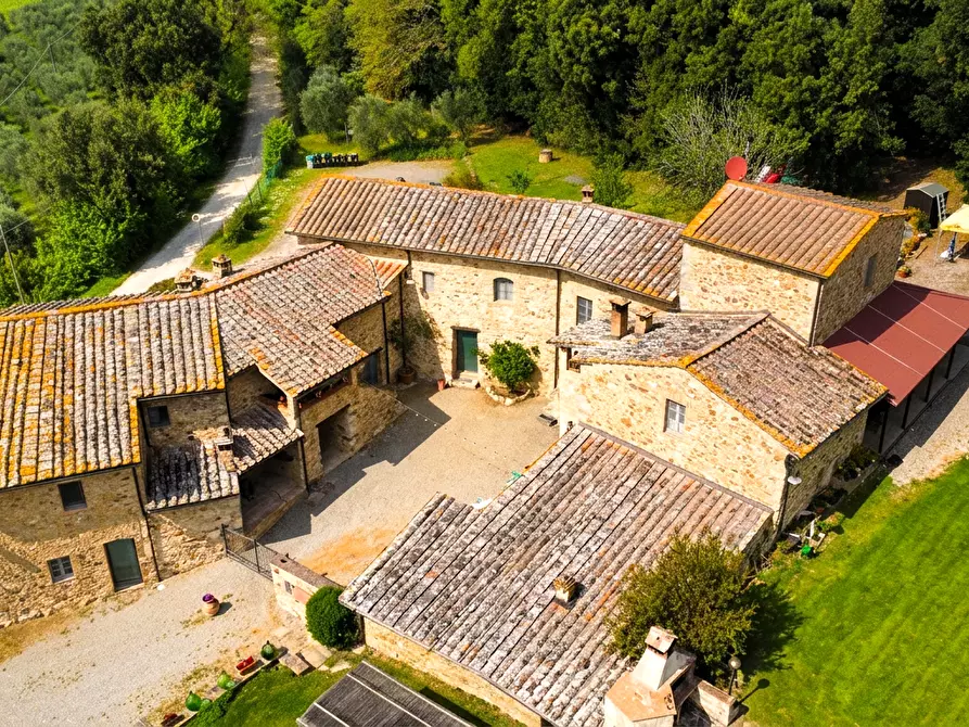 Immagine 3 di Casa colonica in vendita  a Colle Di Val D'elsa