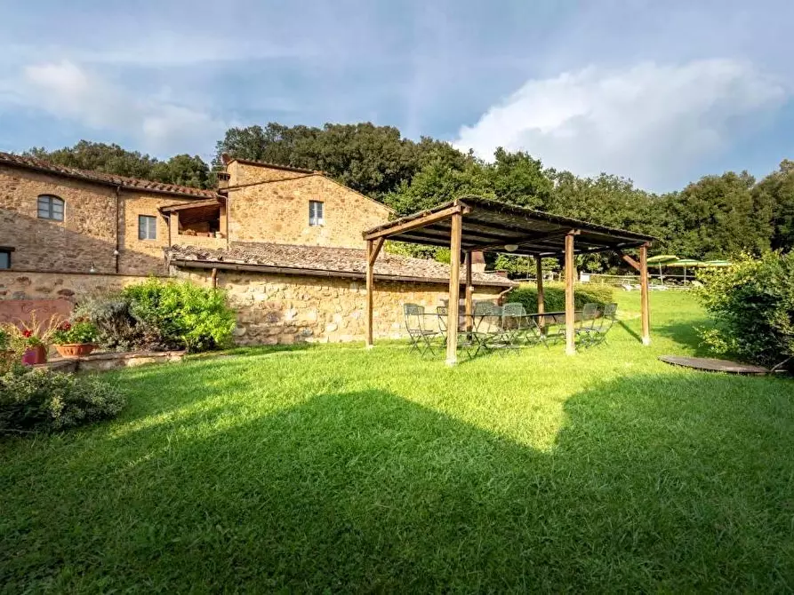 Immagine 10 di Casa colonica in vendita  a Colle Di Val D'elsa
