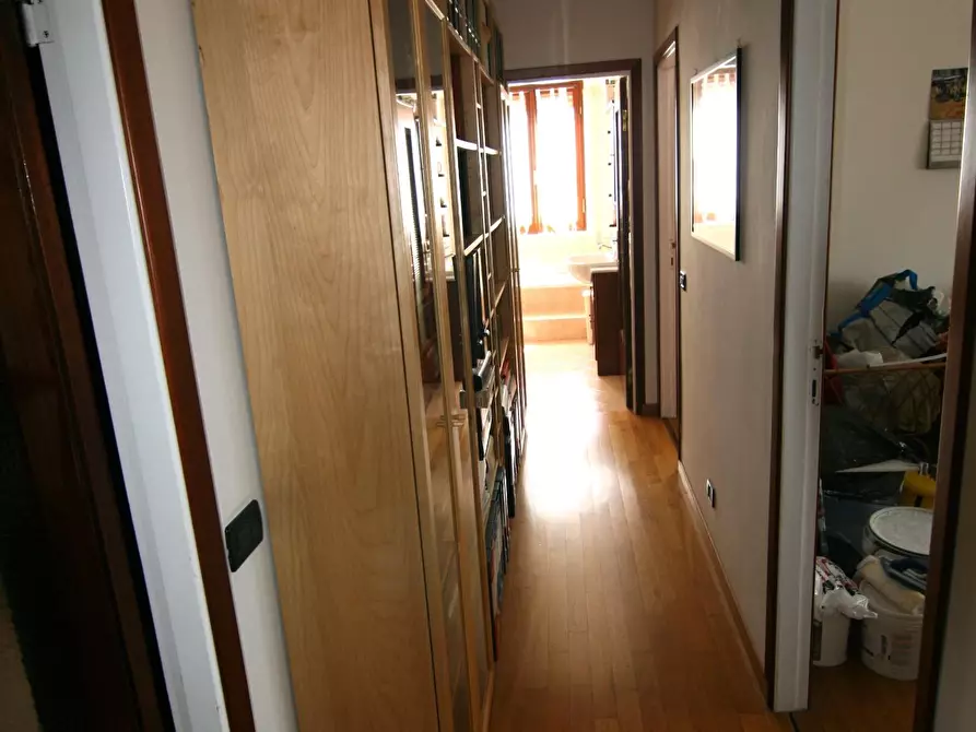 Immagine 12 di Appartamento in vendita  a Carrara