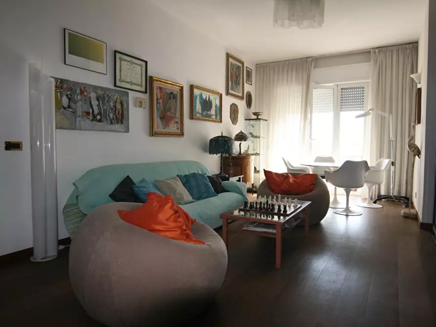 Immagine 2 di Appartamento in vendita  a Carrara