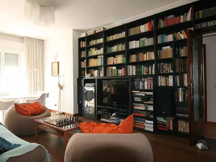 Immagine 3 di Appartamento in vendita  a Carrara