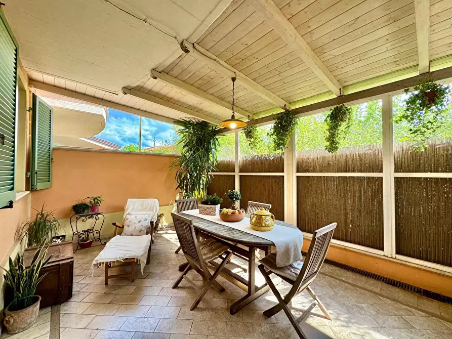 Immagine 19 di Villetta a schiera in vendita  a Porcari