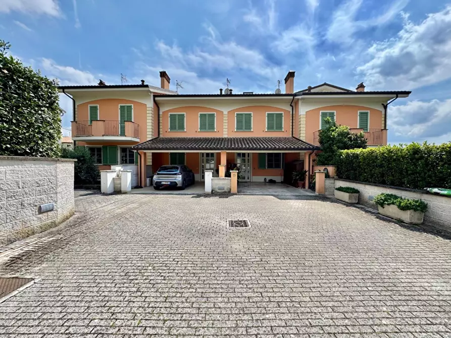 Immagine 2 di Villetta a schiera in vendita  a Porcari