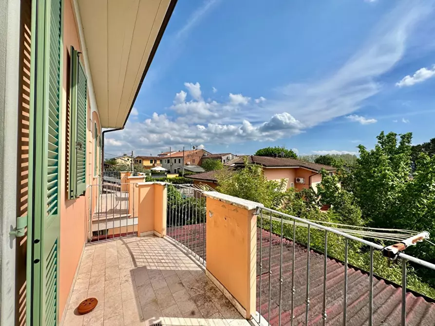 Immagine 36 di Villetta a schiera in vendita  a Porcari