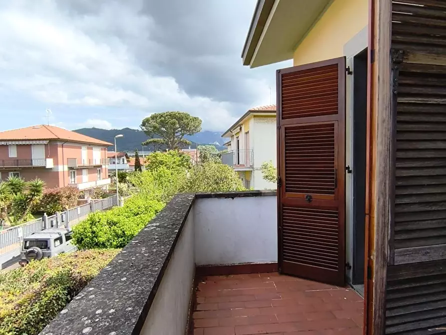 Immagine 16 di Casa trifamiliare in vendita  a Carrara