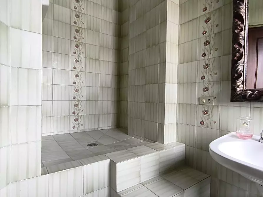 Immagine 20 di Casa trifamiliare in vendita  a Carrara