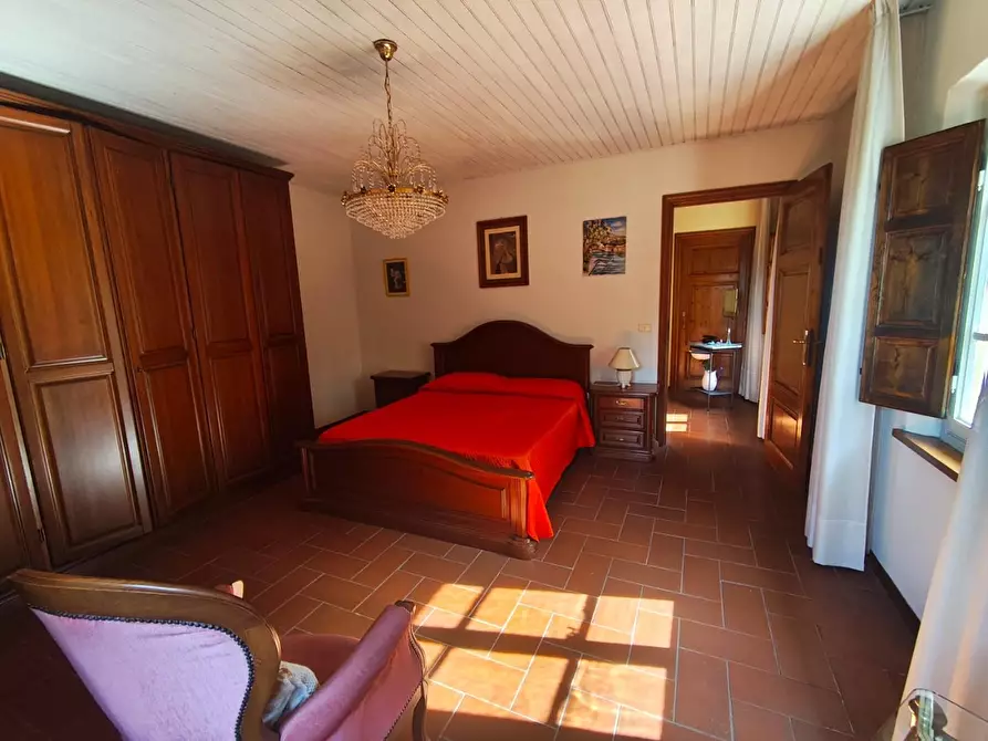 Immagine 12 di Villa in vendita  a Massarosa