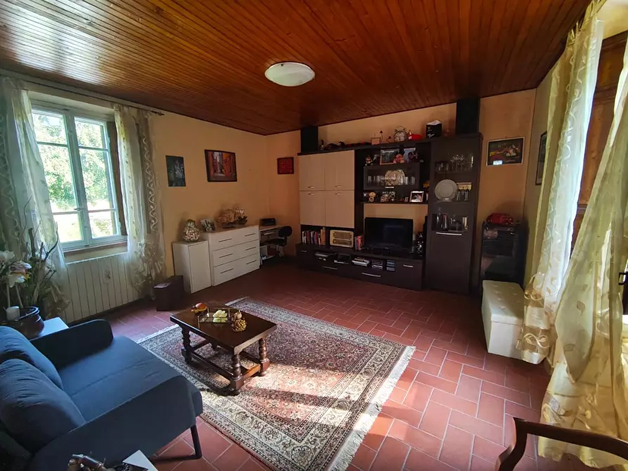 Immagine 22 di Villa in vendita  a Massarosa