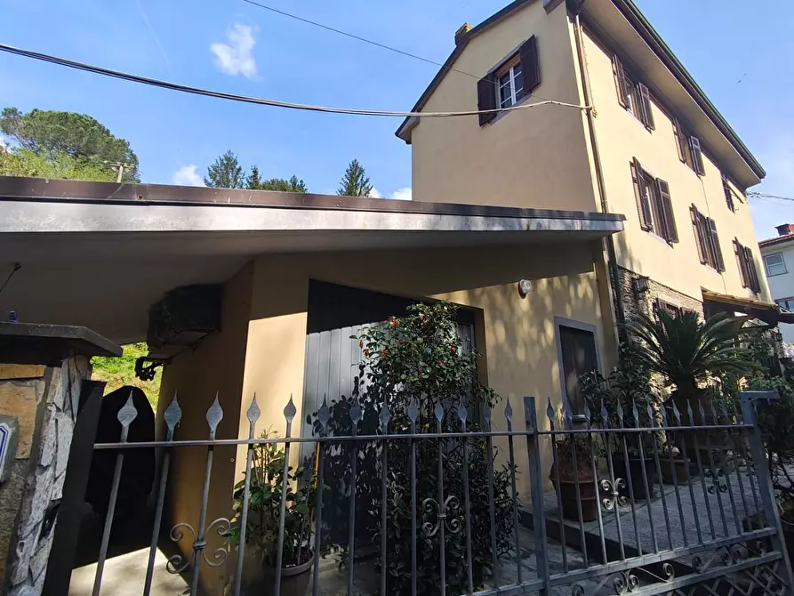Immagine 3 di Villa in vendita  a Massarosa