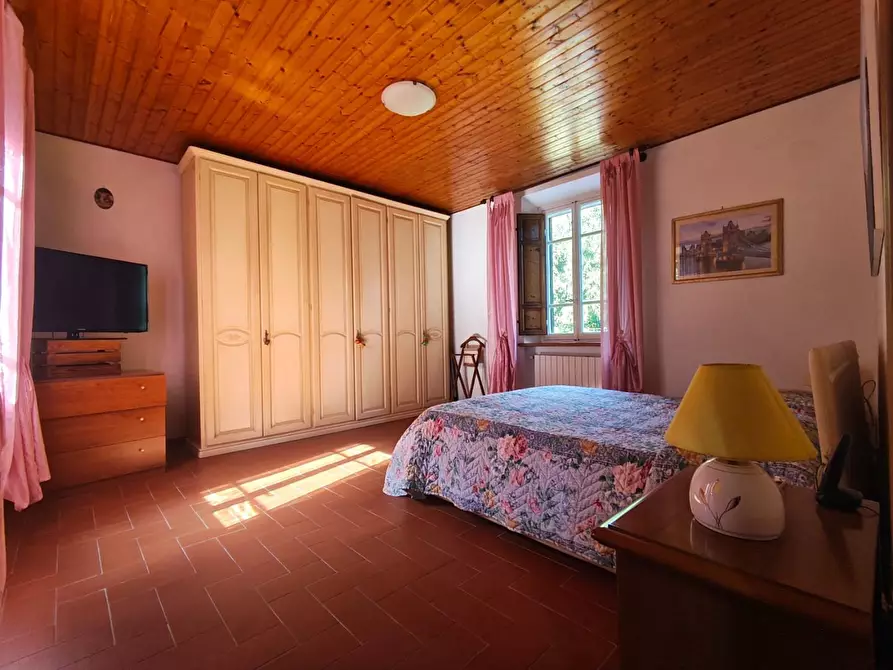 Immagine 21 di Villa in vendita  a Massarosa