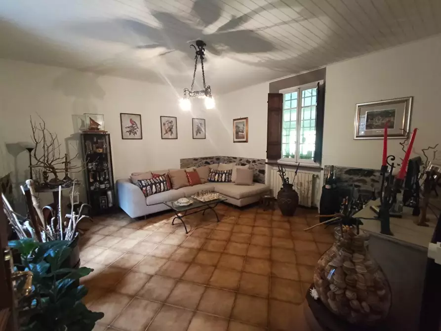 Immagine 34 di Villa in vendita  a Massarosa