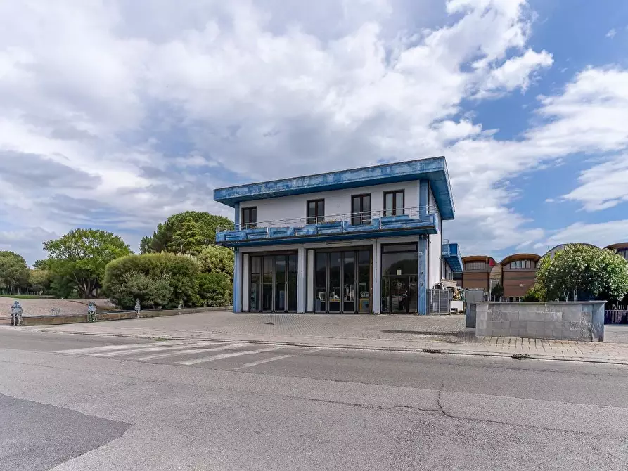 Immagine 4 di Laboratorio in vendita  a San Miniato
