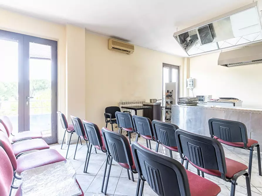 Immagine 13 di Laboratorio in vendita  a San Miniato