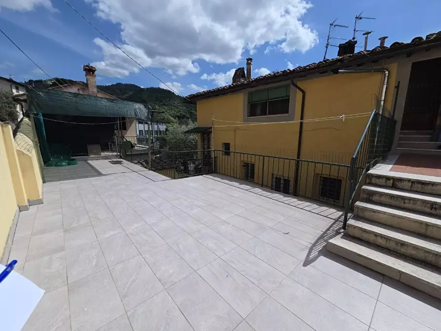 Immagine 2 di Mansarda in vendita  a Lucca