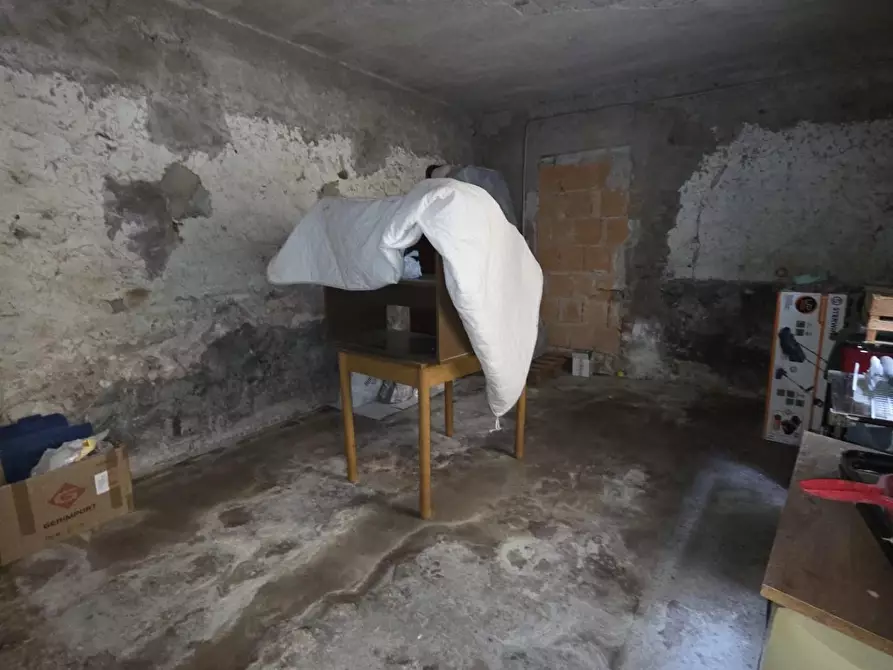 Immagine 22 di Mansarda in vendita  a Lucca