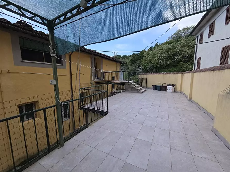 Immagine 16 di Mansarda in vendita  a Lucca