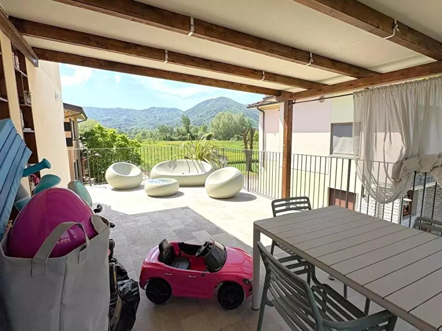 Immagine 15 di Appartamento in vendita  a Lucca