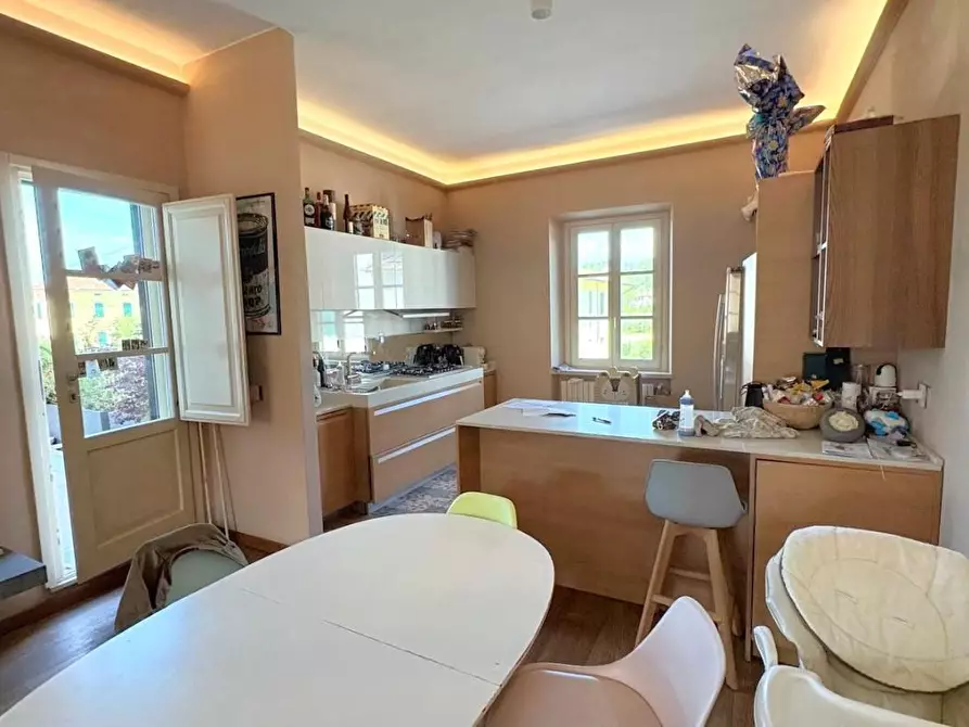 Immagine 4 di Appartamento in vendita  a Lucca