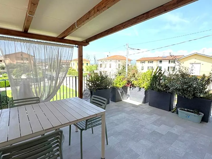 Immagine 14 di Appartamento in vendita  a Lucca