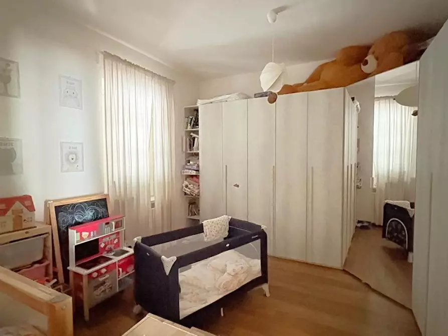 Immagine 21 di Appartamento in vendita  a Lucca