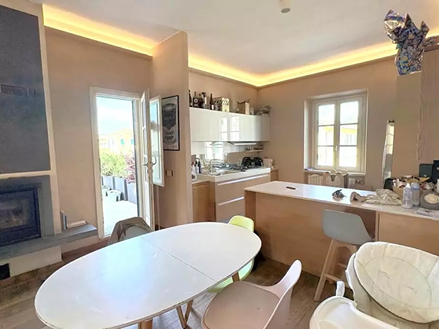 Immagine 9 di Appartamento in vendita  a Lucca