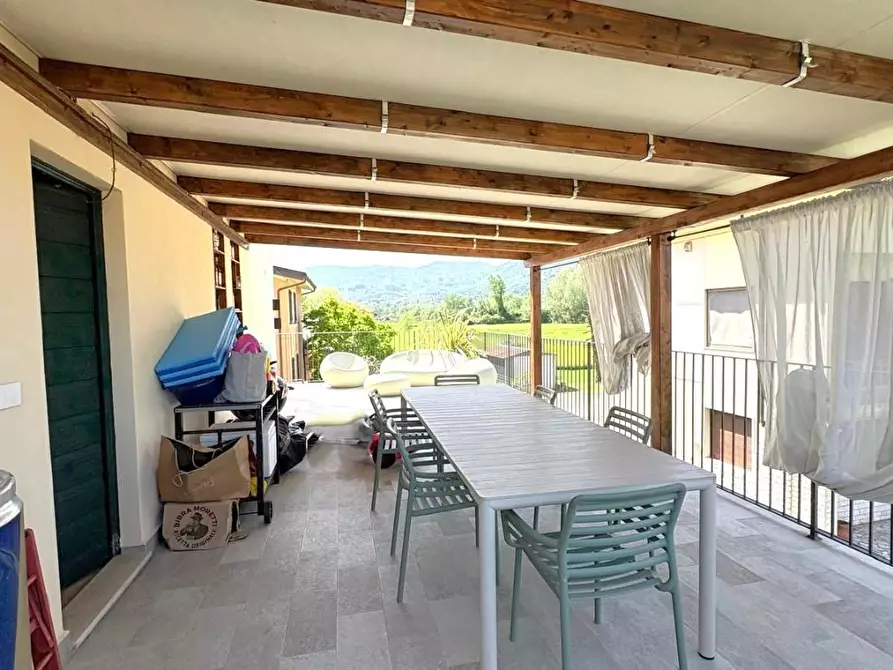 Immagine 12 di Appartamento in vendita  a Lucca