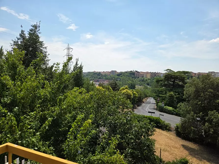 Immagine 7 di Appartamento in vendita  a Siena