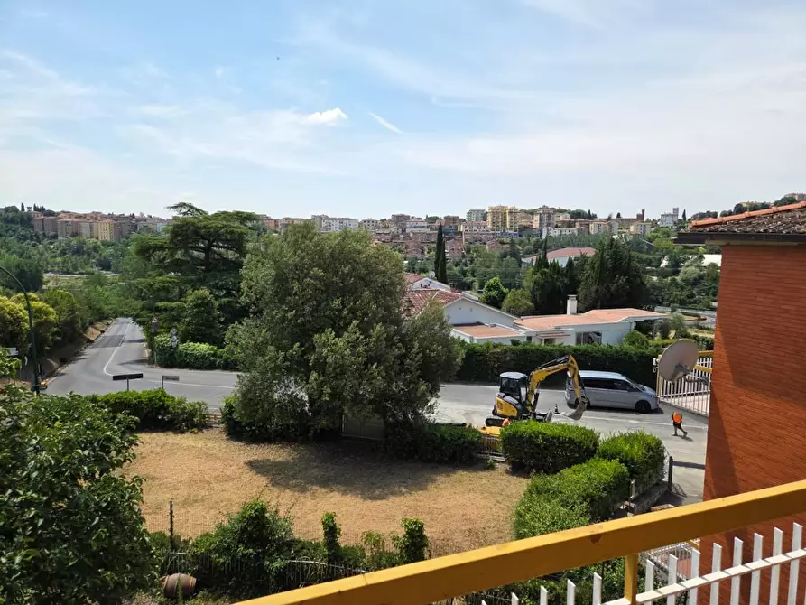 Immagine 6 di Appartamento in vendita  a Siena