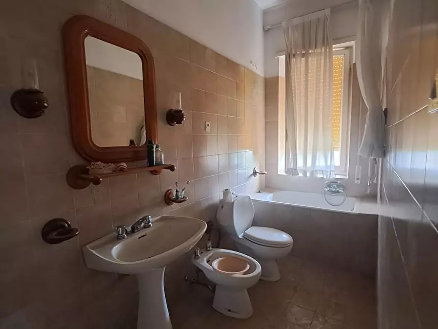 Immagine 12 di Appartamento in vendita  a Massa