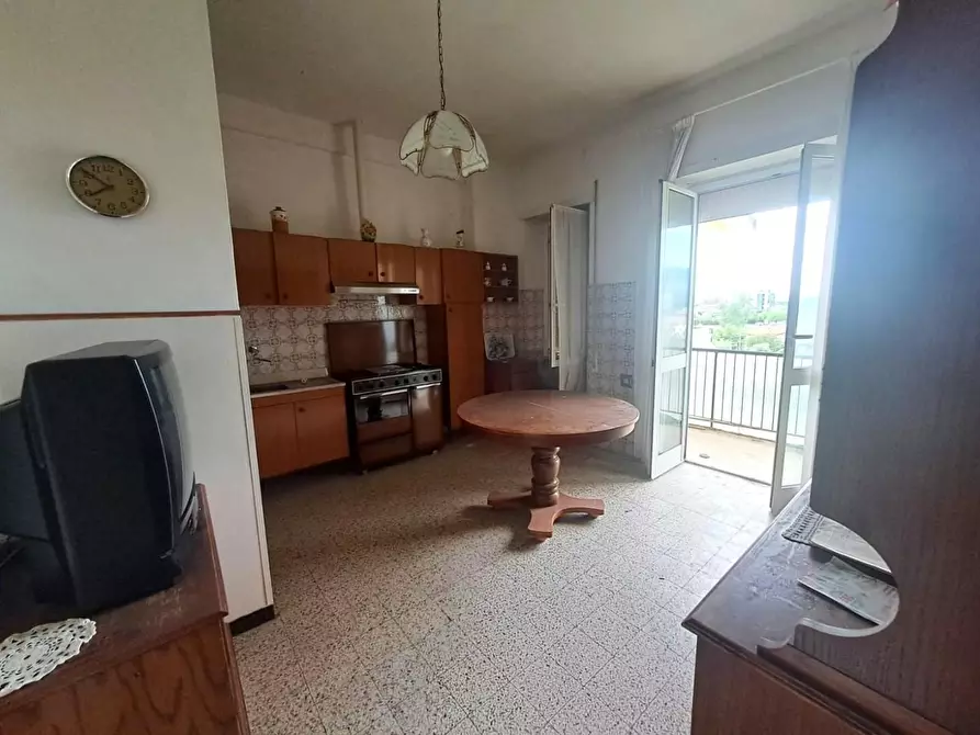 Immagine 4 di Appartamento in vendita  a Massa