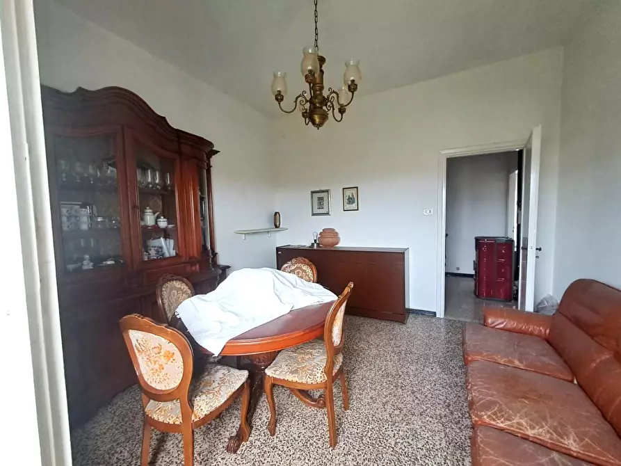 Immagine 3 di Appartamento in vendita  a Massa