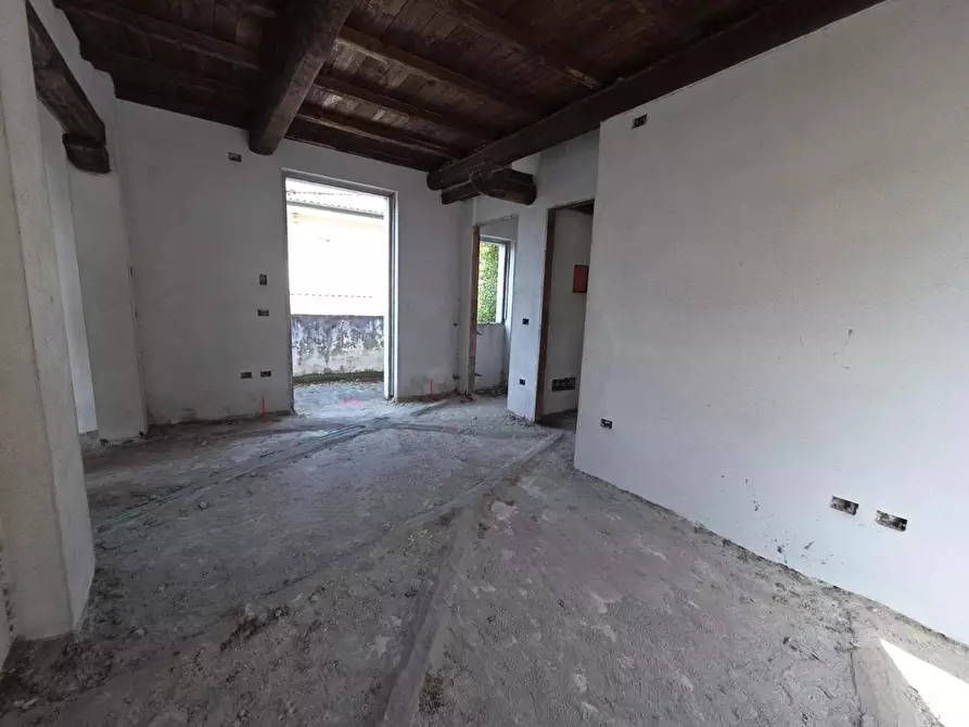 Immagine 14 di Casa semindipendente in vendita  a Lucca