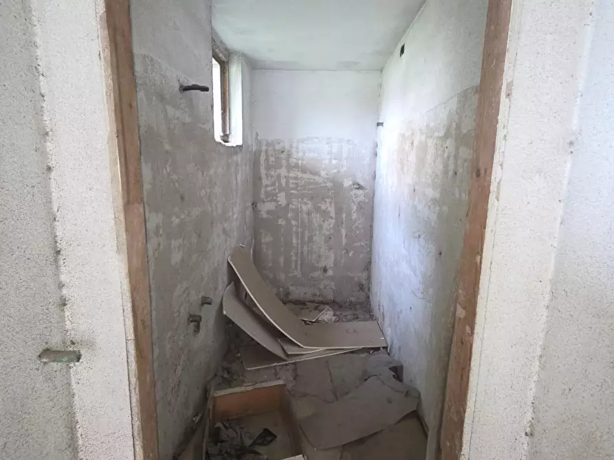 Immagine 4 di Casa semindipendente in vendita  a Lucca