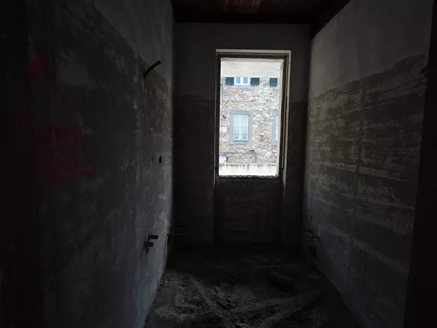 Immagine 21 di Casa semindipendente in vendita  a Lucca