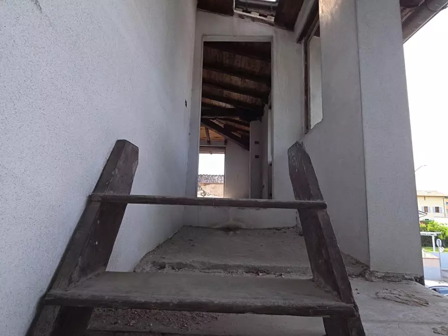 Immagine 20 di Casa semindipendente in vendita  a Lucca