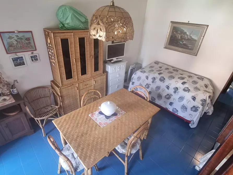 Immagine 2 di Appartamento in vendita  a Massa