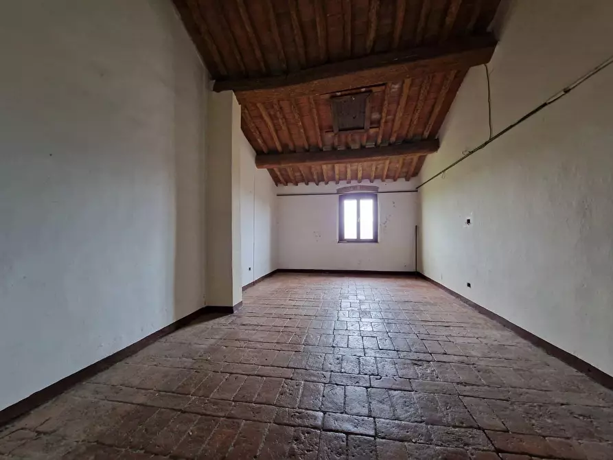 Immagine 22 di Casa colonica in vendita  a Fauglia