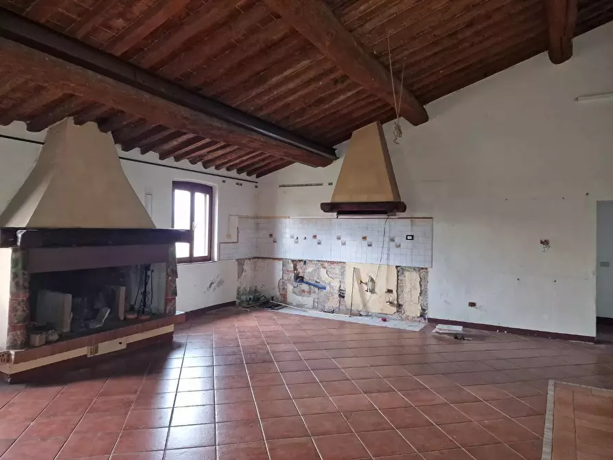 Immagine 38 di Casa colonica in vendita  a Fauglia