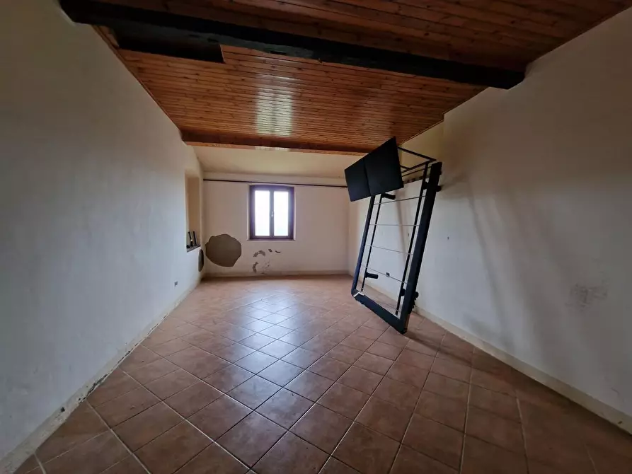 Immagine 27 di Casa colonica in vendita  a Fauglia